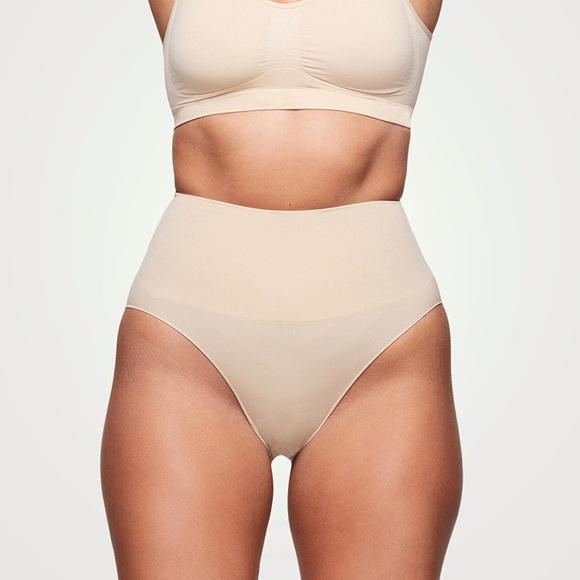 SKIMS Other - Skims core control brief clay L/xl